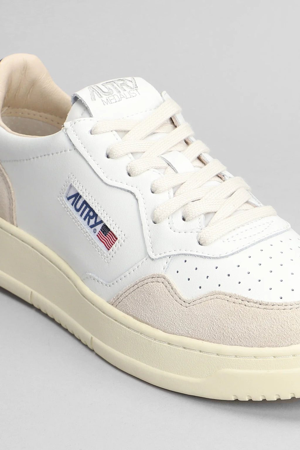 SNEAKERS MEDALIST LOW IN PELLE BIANCA