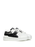 VALENTINO  Sneakers di pelle bianca/nera