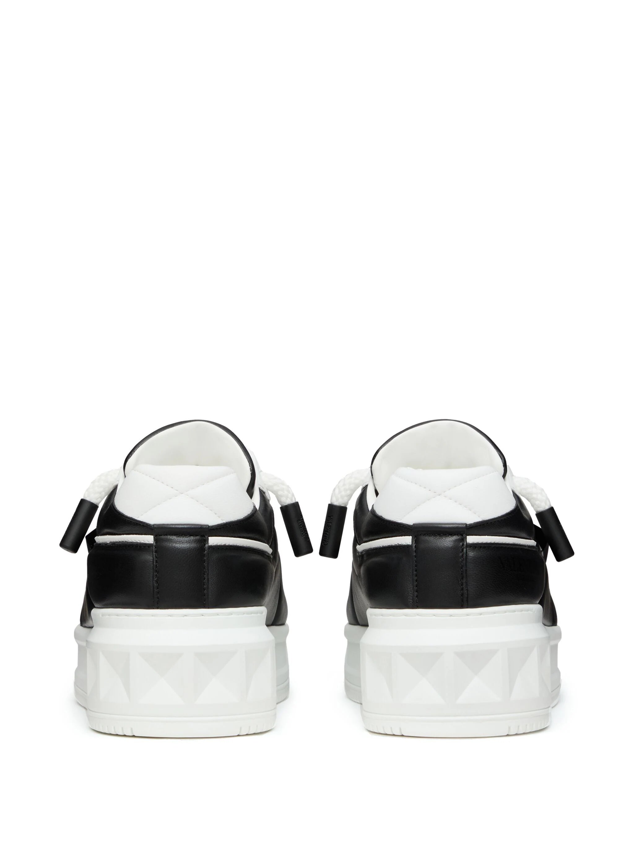 VALENTINO  Sneakers di pelle bianca/nera