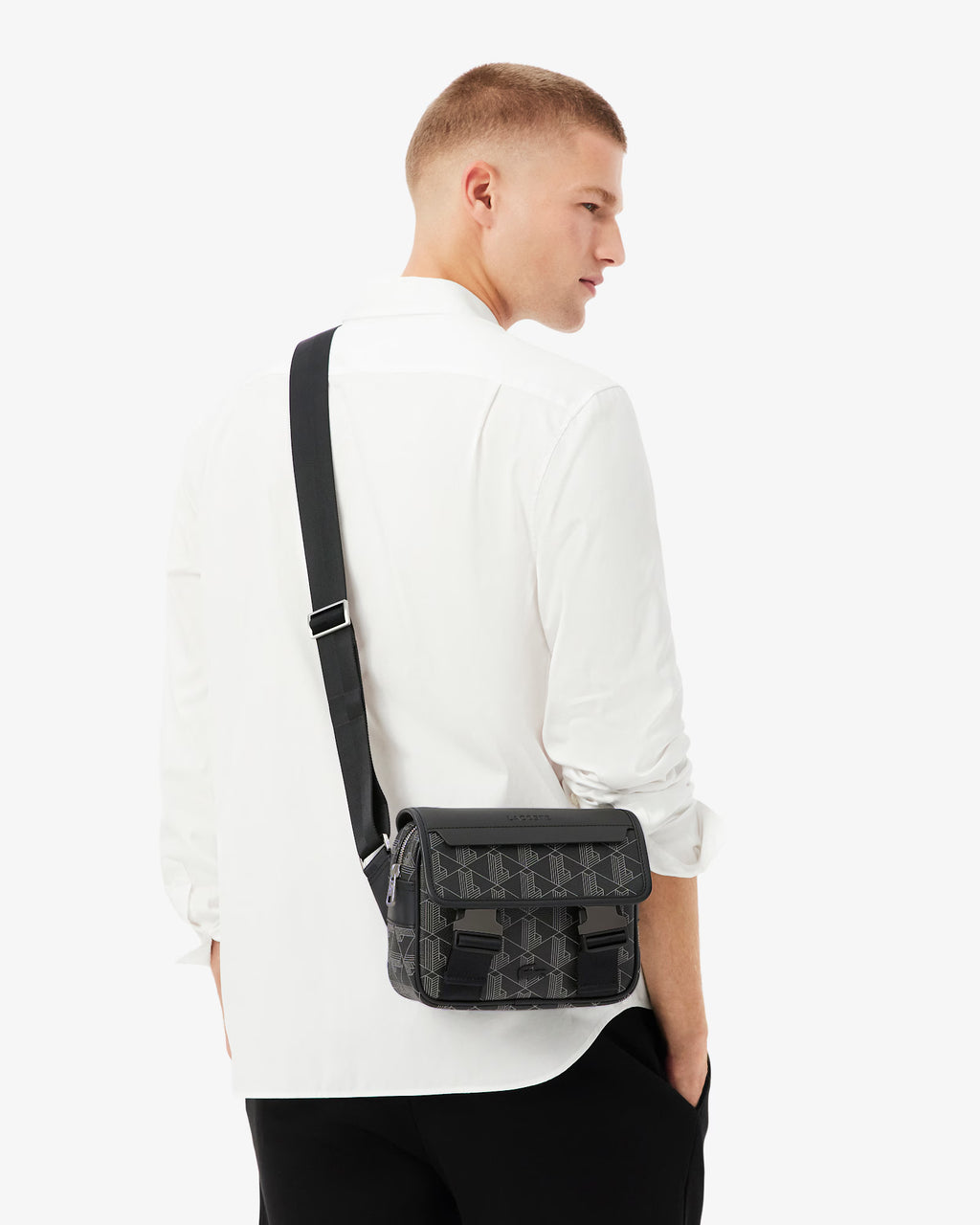 Borsa a tracolla con patta e clip The Blend