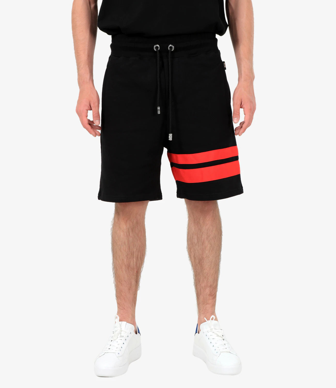 Bermuda sportivo GCDS nero con logo e tasche.